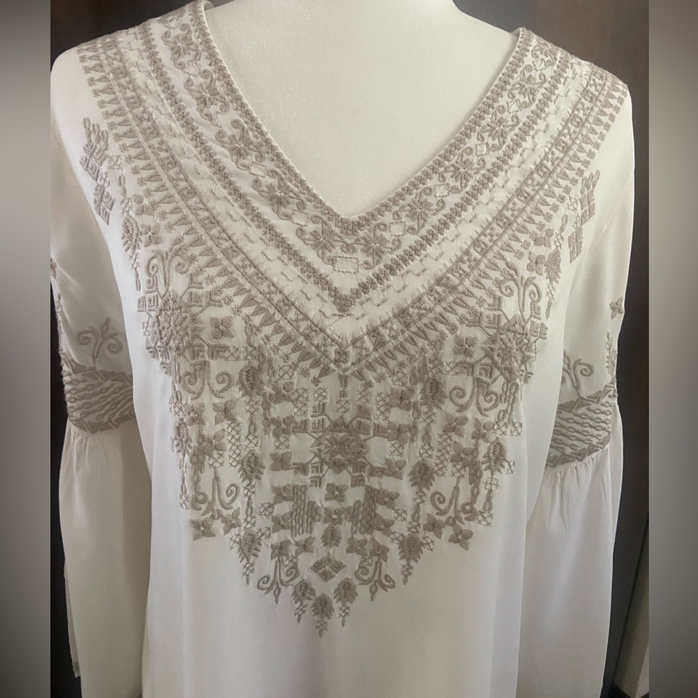 Embroidered Women's Top with Intricate Tan Embroidery. Size S. NWOT. - Picture 2 of 14